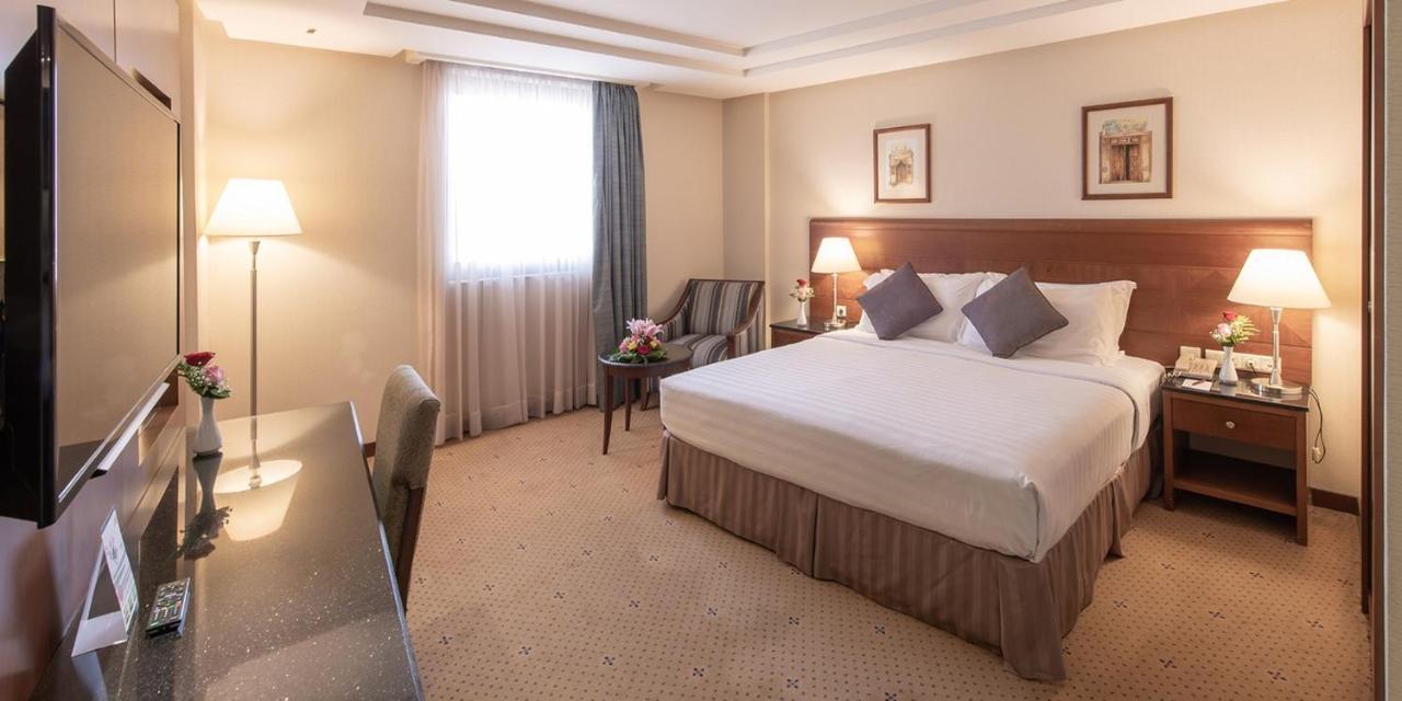 होटल Crowne Plaza Palace By Ihg 4*