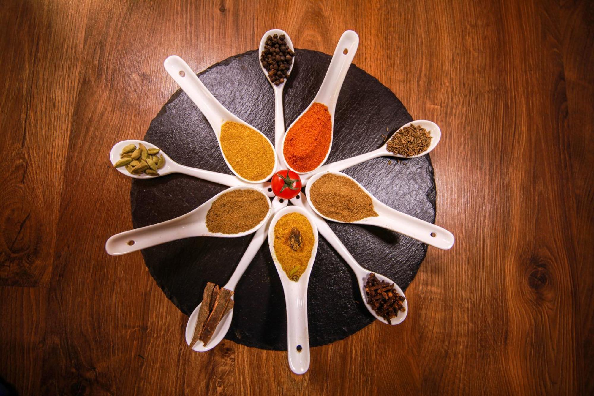होटल Crowne Plaza Palace By Ihg